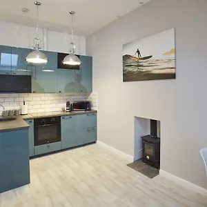 Host & - The Surfer's Loft Apartment Saltburn-by-the-Sea